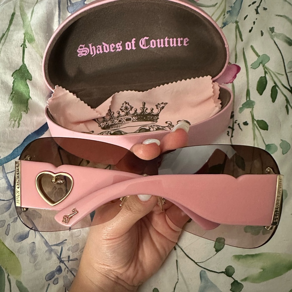 JUICY COUTURE SUNGLASSES WITH BOX